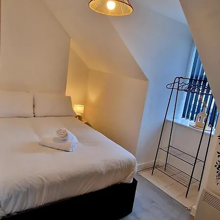 Supervalue Suite 10 - Fast Wifi, Hotel Linen, Keyless Entry, City Only 10 Mins - By Property Promise Cardiff Exterior photo