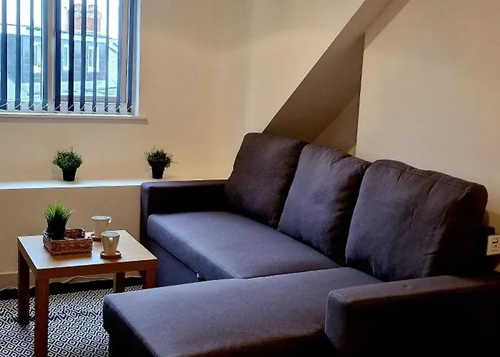 Supervalue Suite 10 - Fast Wifi, Hotel Linen, Keyless Entry, City Only 10 Mins - By Property Promise