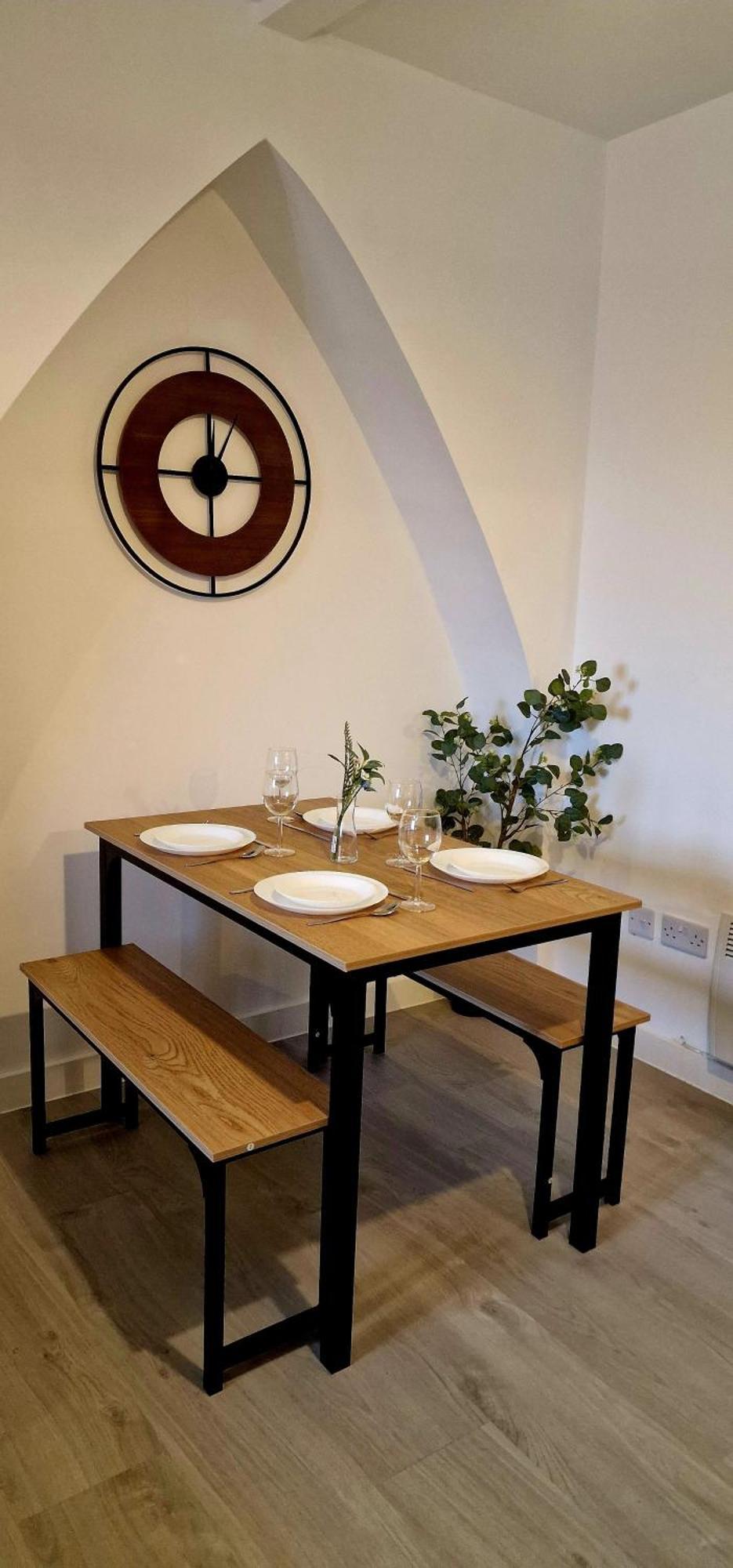 Apartment Supervalue 10 - Fast Wifi, Linen, Keyless Entry, Only 10 Mins - By Promise